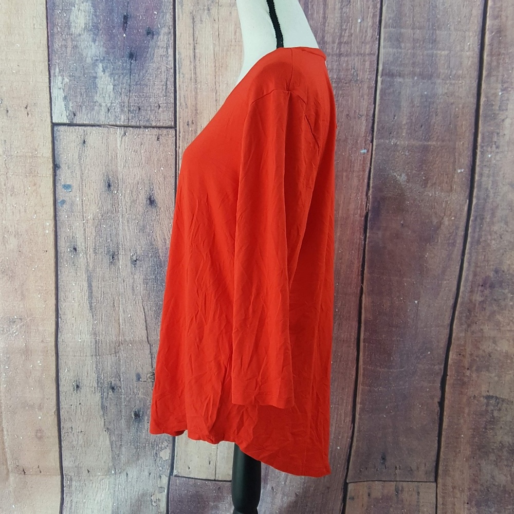 J&M Collection High Low Basic Tee - Picture 4 of 6